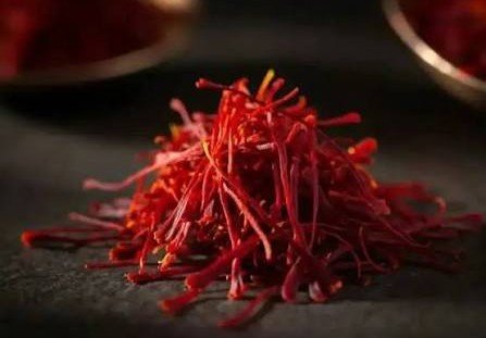 Deep red saffron threads